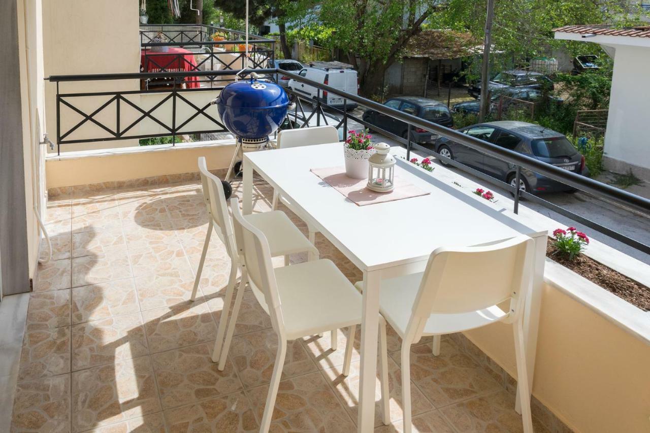 Casa Di Emma Lägenhet Néa Péramos Exteriör bild
