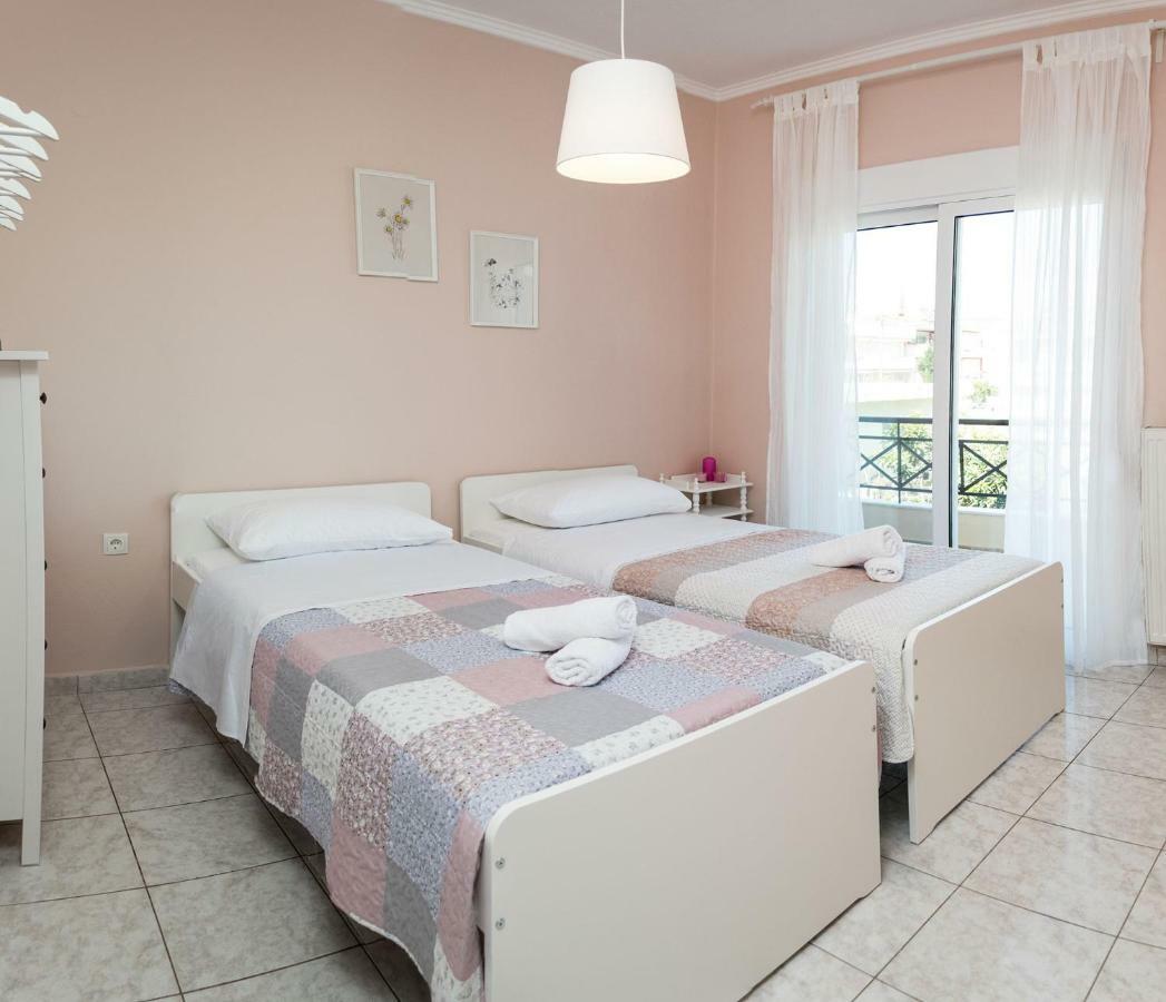 Casa Di Emma Lägenhet Néa Péramos Exteriör bild