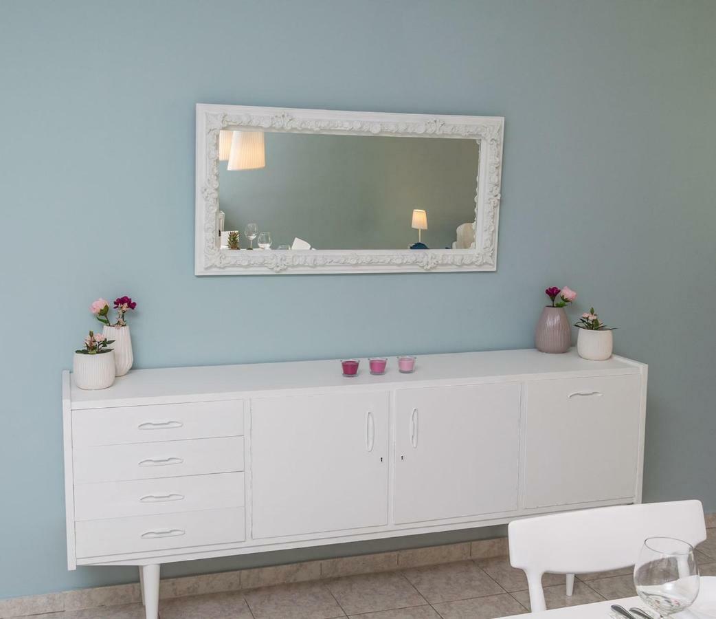 Casa Di Emma Lägenhet Néa Péramos Exteriör bild