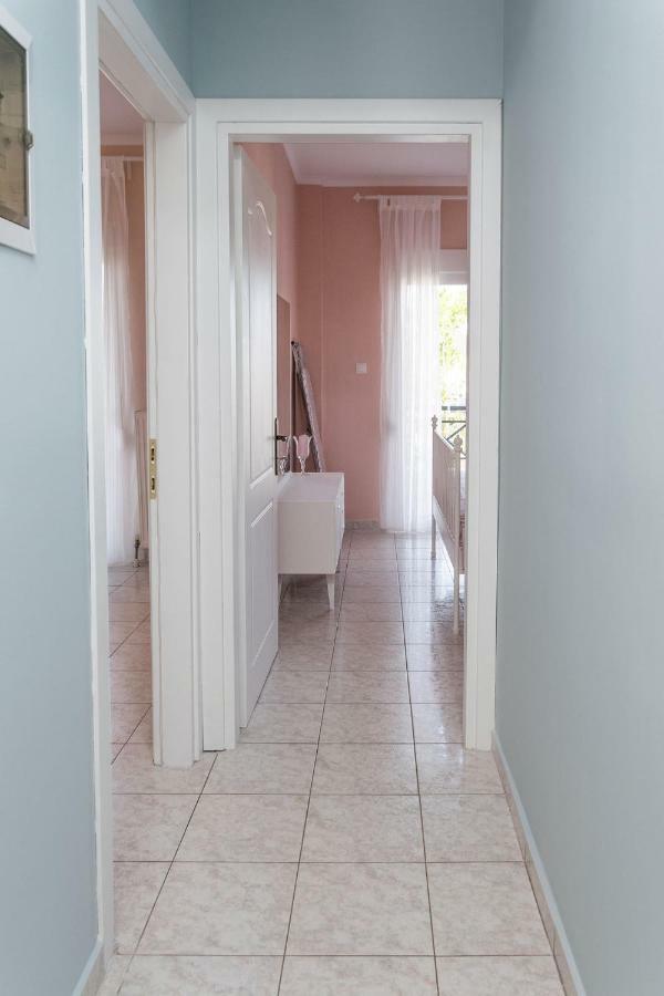 Casa Di Emma Lägenhet Néa Péramos Exteriör bild